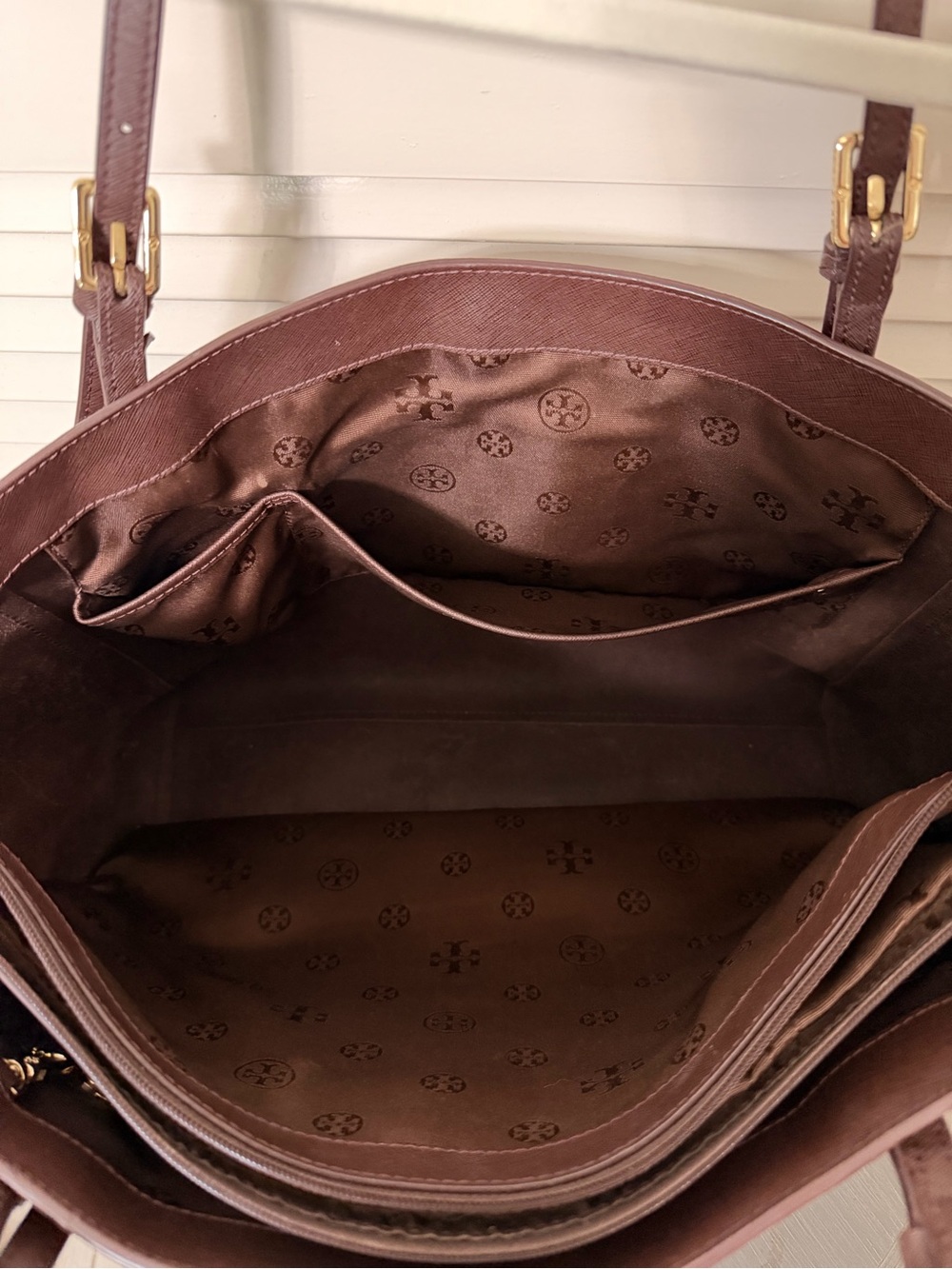 Tory Burch Chocolate Brown Saffiano Leather Tote with Gold Hardware - Picture 14 of 17